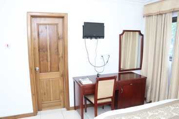 هتل Luxury West