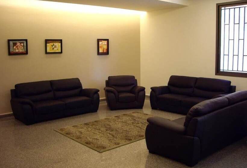هتل Majesty Villa Dorms