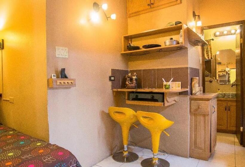 هتل One32 Guest House