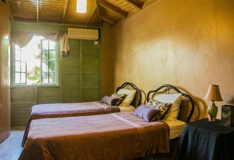 هتل One32 Guest House