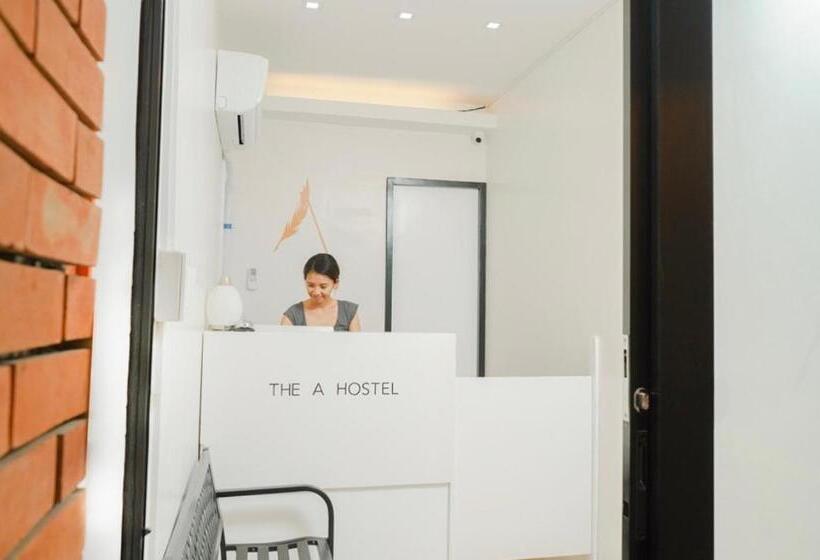 Otel The A Hostel