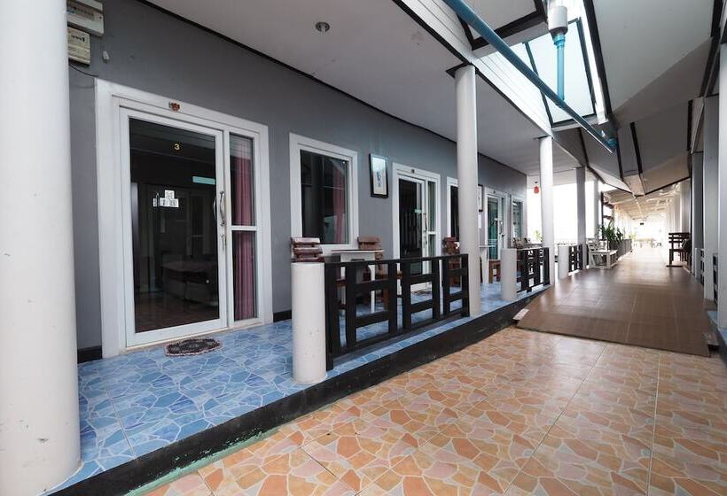 هتل Chidlom Resort By Oyo Rooms