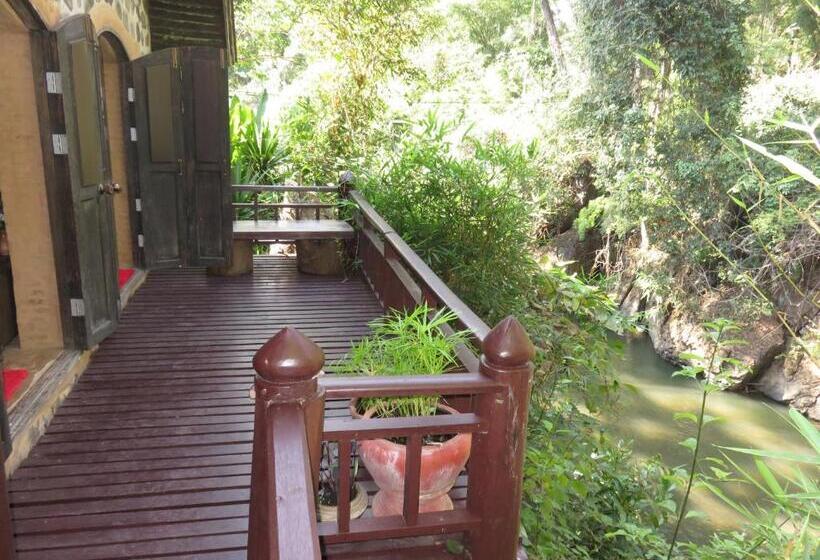 هتل Little Eden Guesthouse