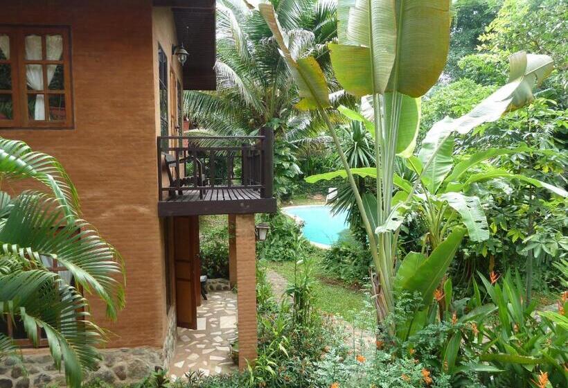 هتل Little Eden Guesthouse
