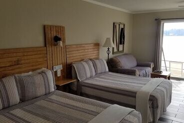 هتل Willow Beach Resort