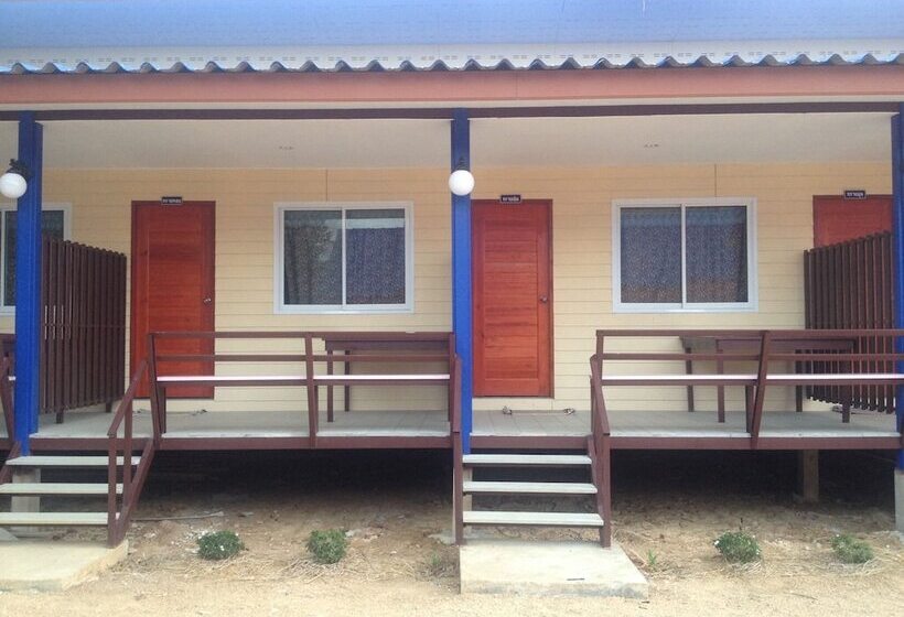 هتل Ban Chomlay Resort Satun