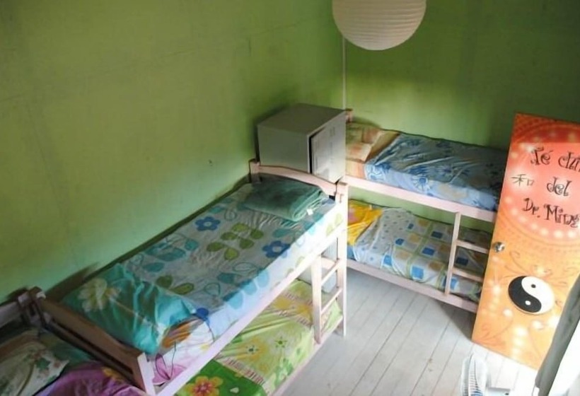 هتل La Rubia Hostel