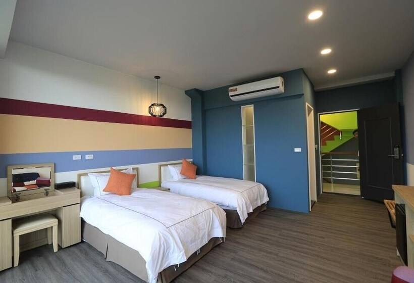 هتل The Riverview Retreats