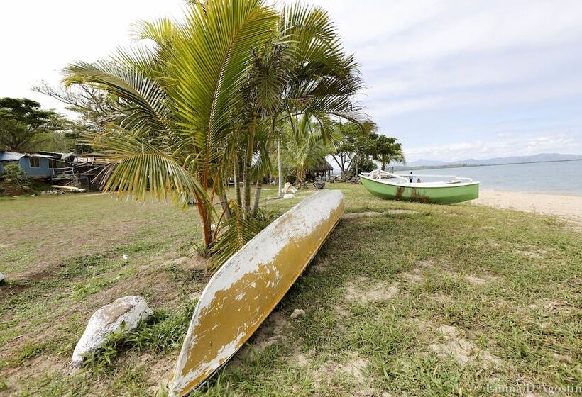 هتل Vatia Beach Eco Lodge   Hostel