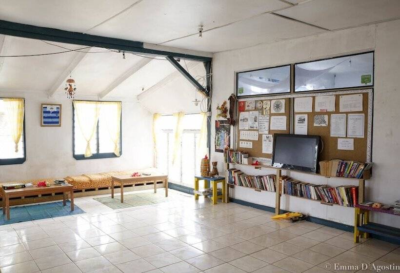 هتل Vatia Beach Eco Lodge   Hostel