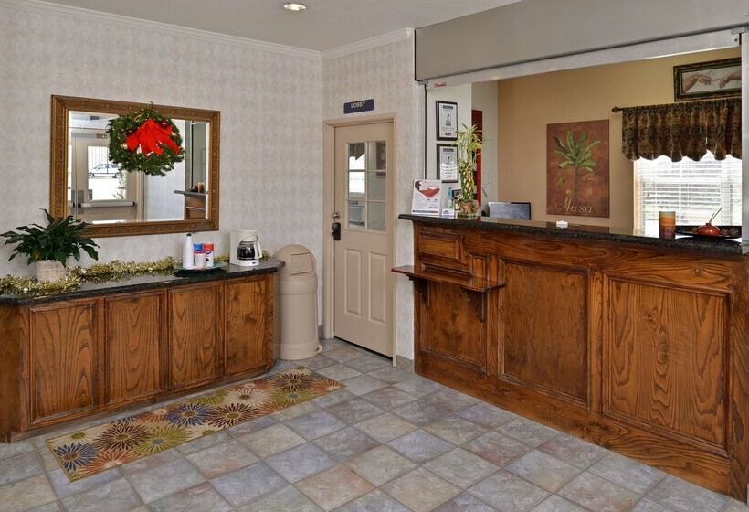 Americas Best Value Inn & Suites Winnie