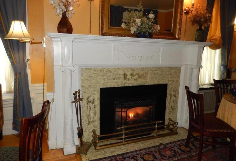 تختخواب و صبحانه A Cambridge House Inn