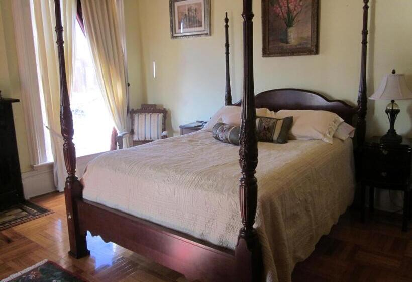 تختخواب و صبحانه Baer House Inn