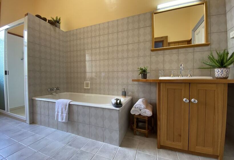 مبيت وإفطار Hanlon Guest House