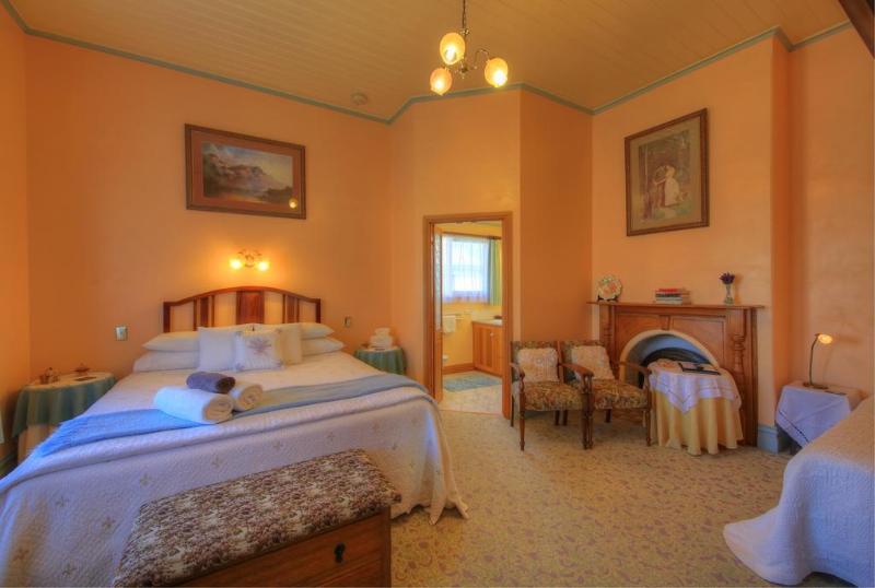 مبيت وإفطار Hanlon Guest House