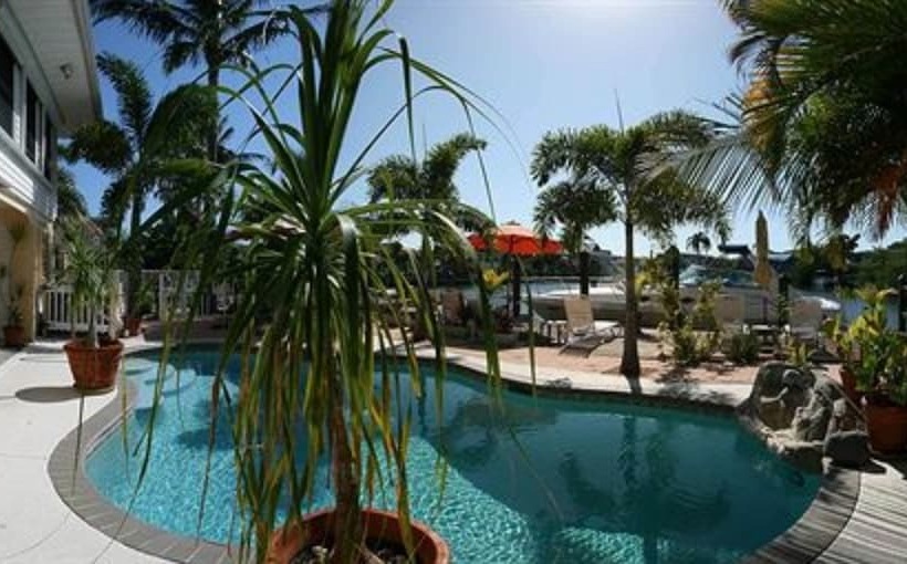 צימר Manatee Bay Inn   Near Fishing Pier Fort Myers Beach
