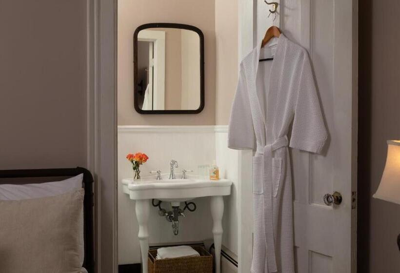 مبيت وإفطار Rosemont Inn