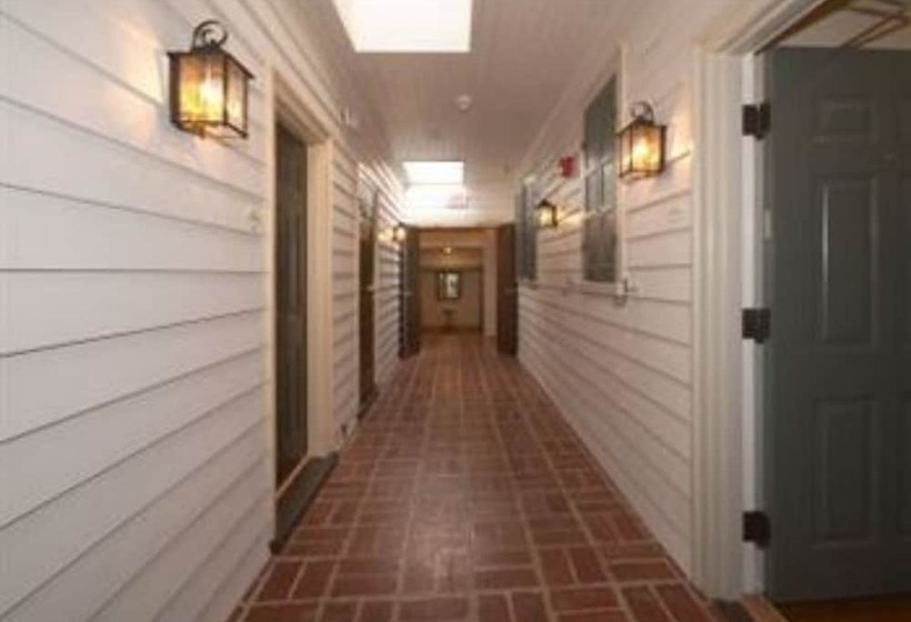 تختخواب و صبحانه Fife And Drum Inn
