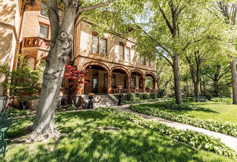 Vrooman Mansion B&b