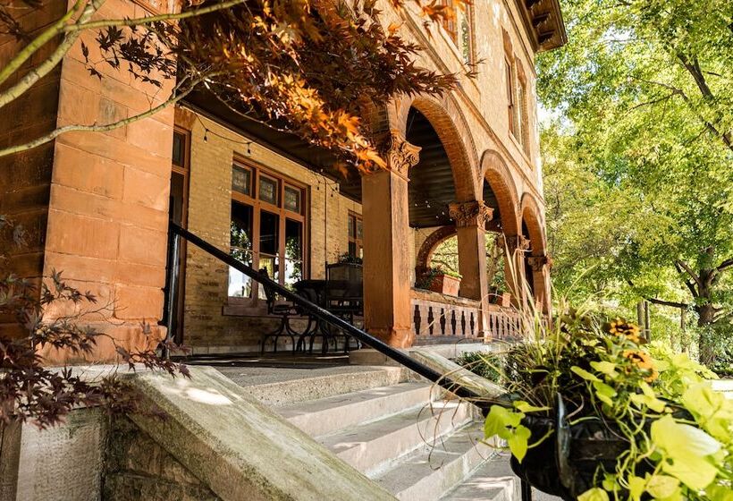 Vrooman Mansion B&b