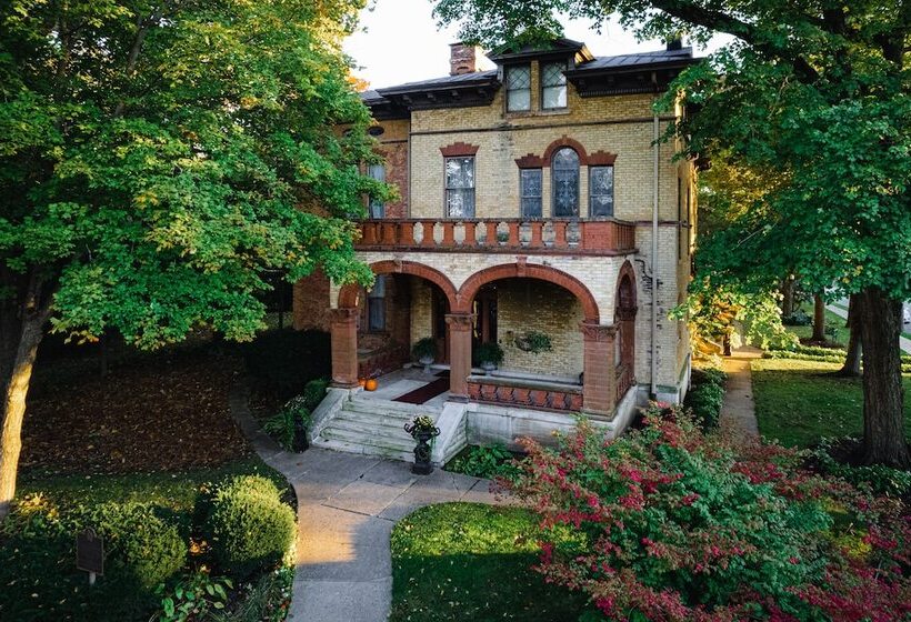 Vrooman Mansion B&b