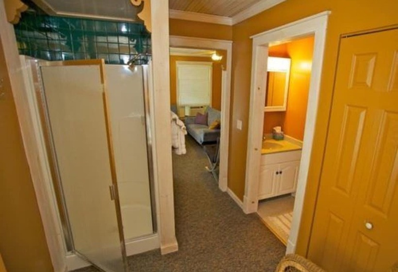 Boyden House Inn B&b