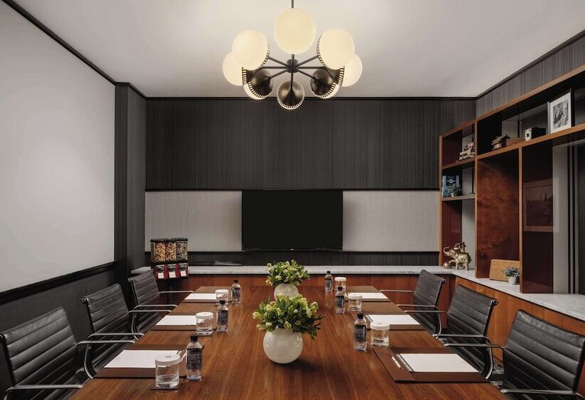 هتل Chicago Athletic Association, Part Of Hyatt