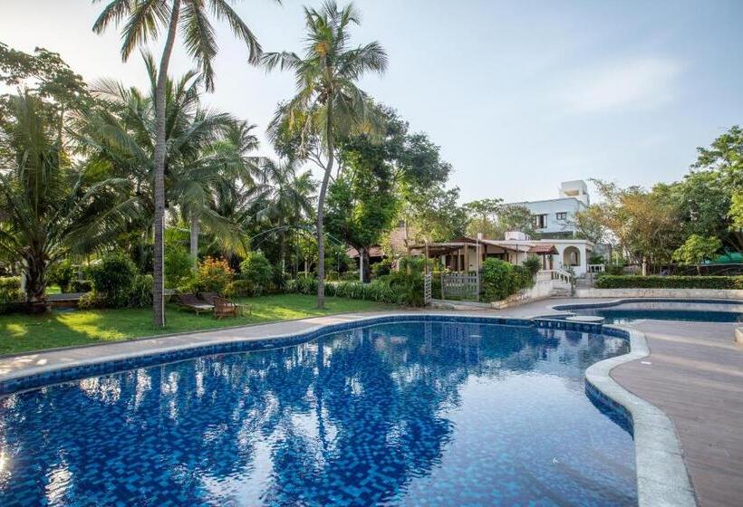 هتل Green Meadows Resort