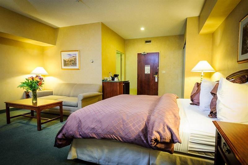 فندق Peterborough Inn & Suites