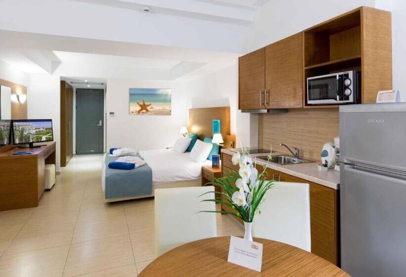 هتل Asterias Beach Resort