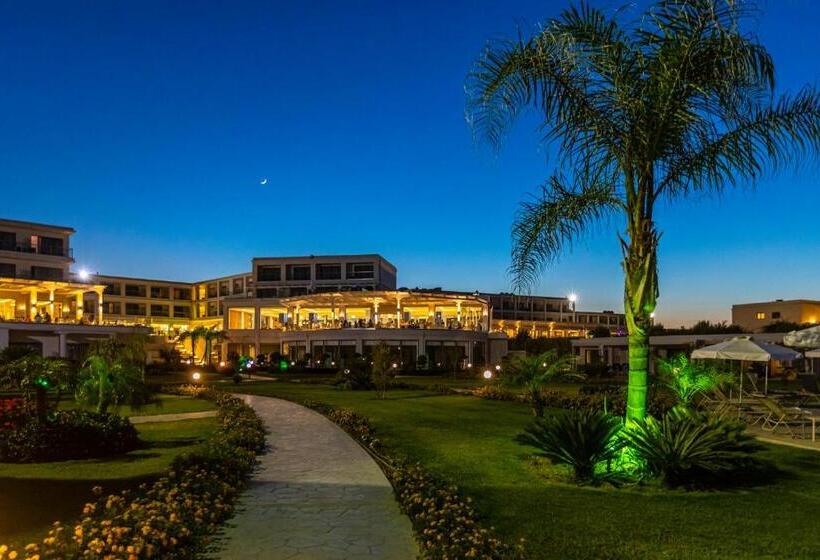 هتل Asterias Beach Resort