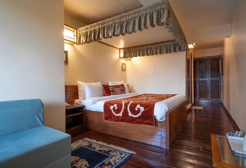 هتل Summit Oriental Boutique