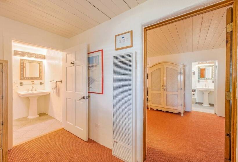 هتل The Historic Taos Inn