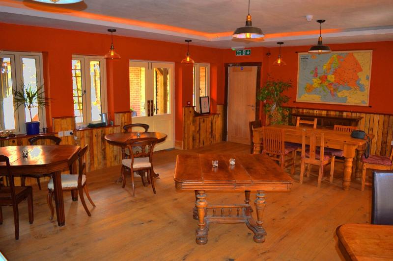 هتل The Kingsley At Eversley