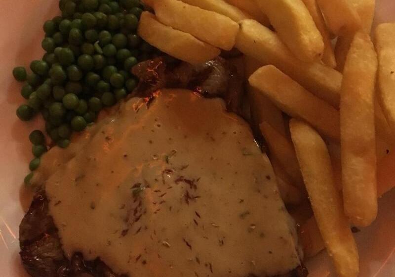 هتل The Kingsley At Eversley