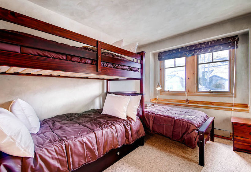 فندق The Meadows Townhomes