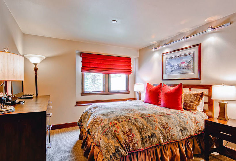 فندق The Meadows Townhomes