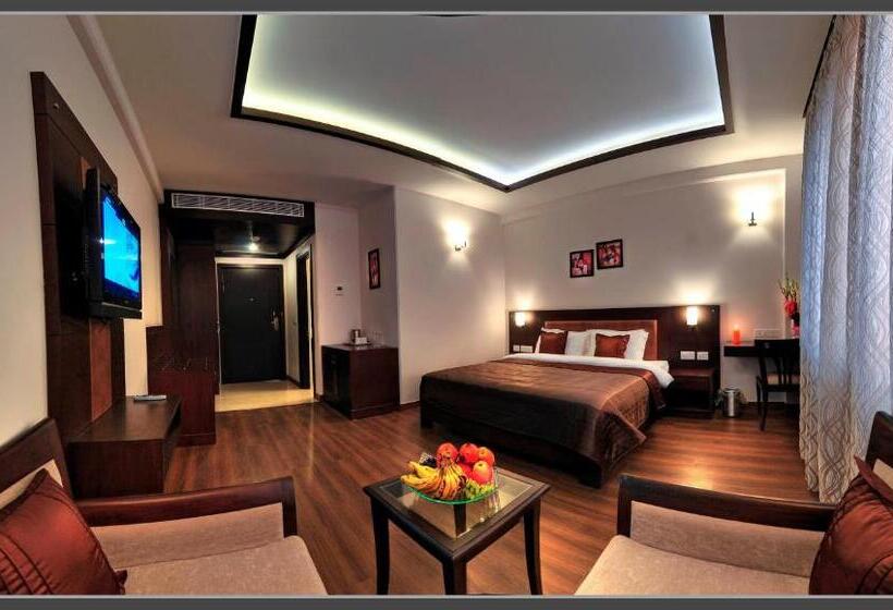 هتل The Retreat