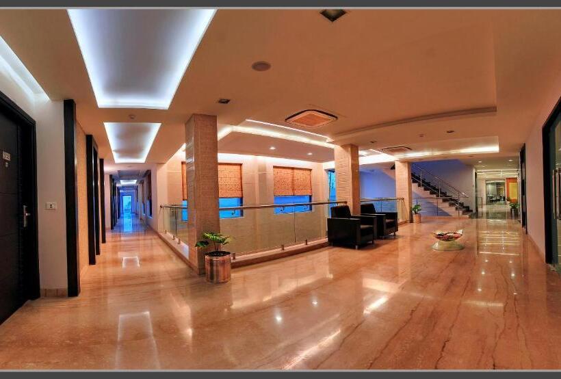 هتل The Retreat