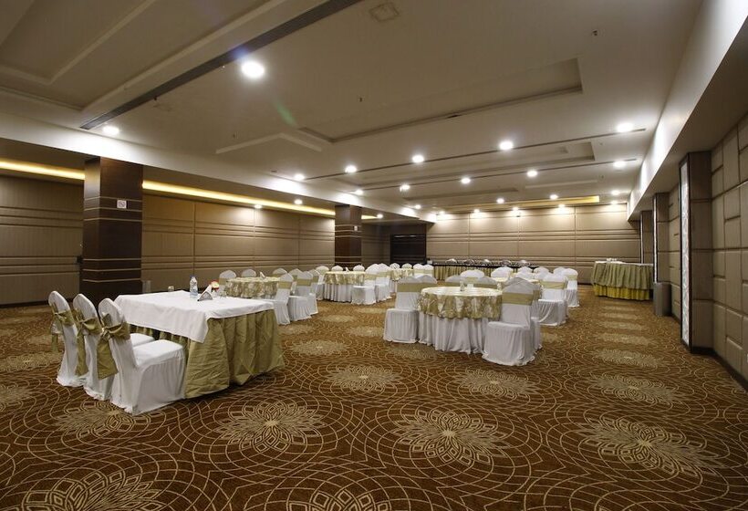 هتل The Retreat