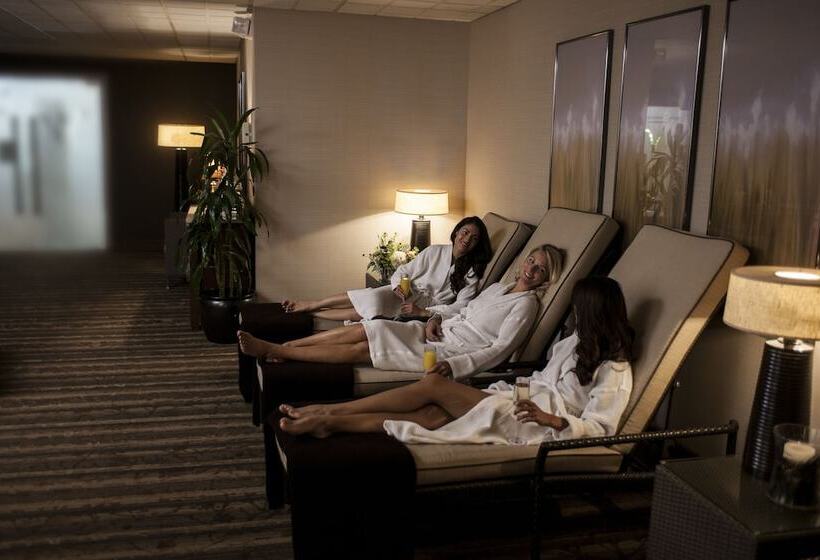 هتل Timber Ridge Lodge And Waterpark