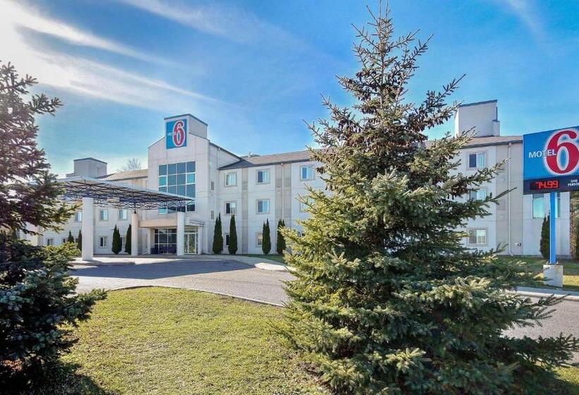 Motel 6peterborough, On