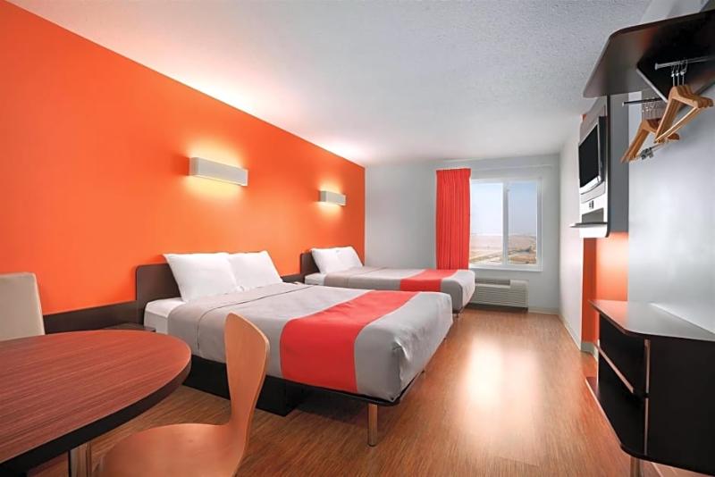 Motel 6swift Current, Sk