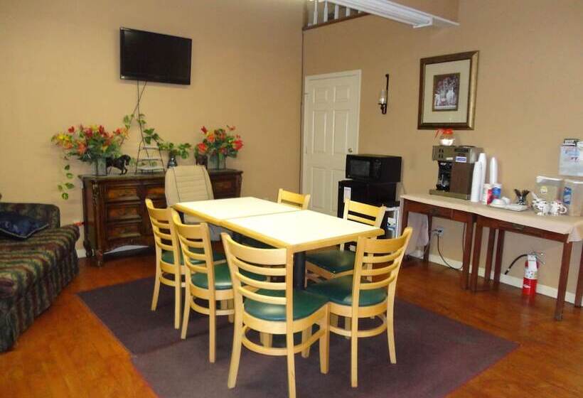 فندق على الطريق Royal Inn And Suites