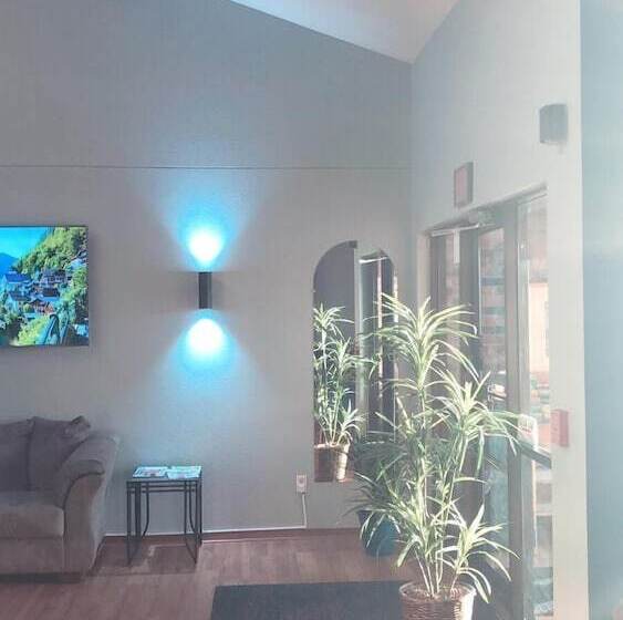 فندق على الطريق The Belgium Inn & Suites