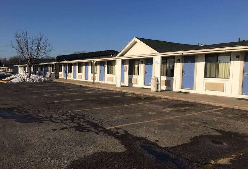 מוטל Travelodge By Wyndham Benton Harbor Mi
