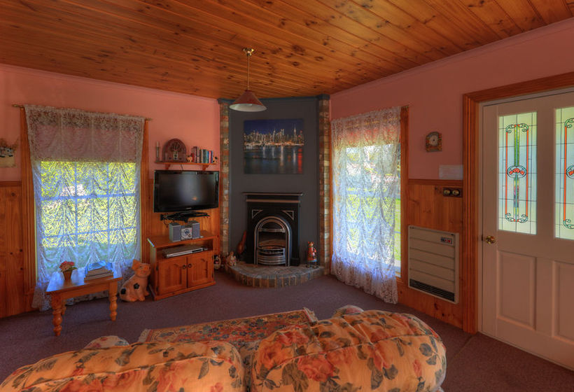 Rosebank Cottage Collection