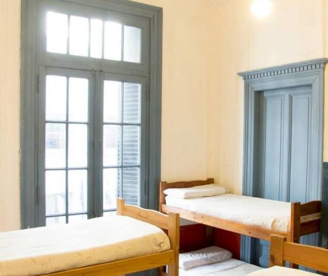 هاستل Urban 011