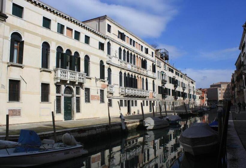 تختخواب و صبحانه Casa Caburlotto