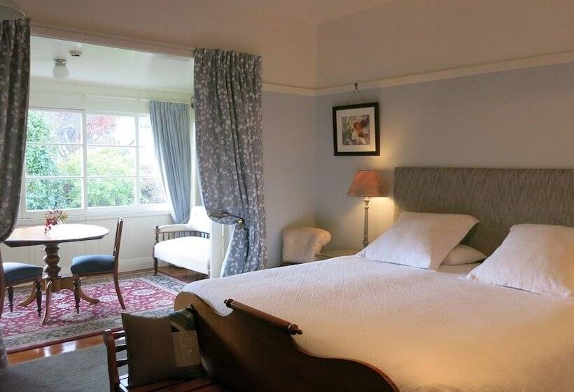 تختخواب و صبحانه Cheltenham House